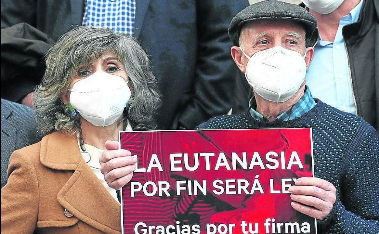 Eutanasiaren aldeko kartel bat.