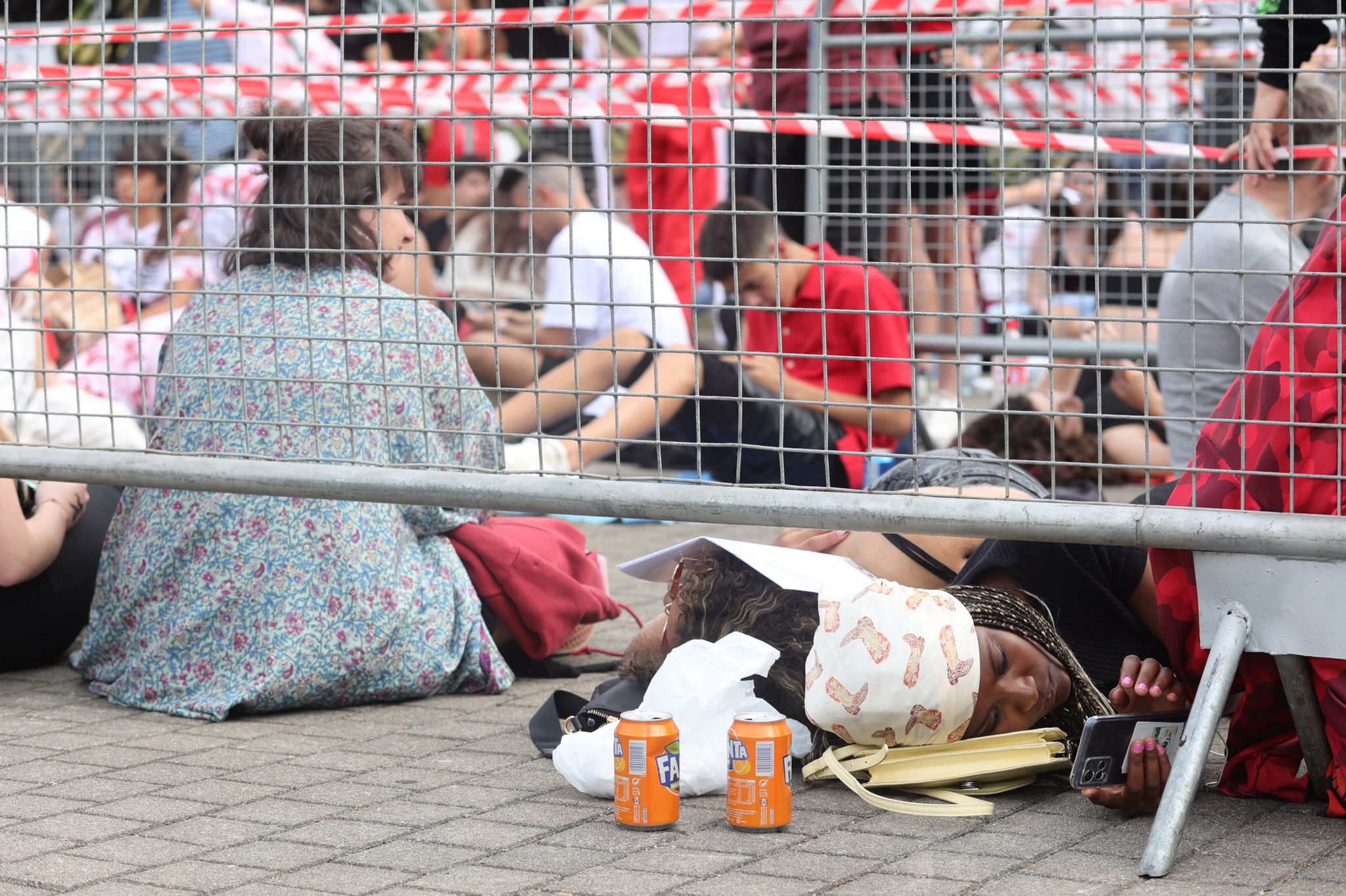 Fotos: Largas colas para ver a RosalÍa en el BEC