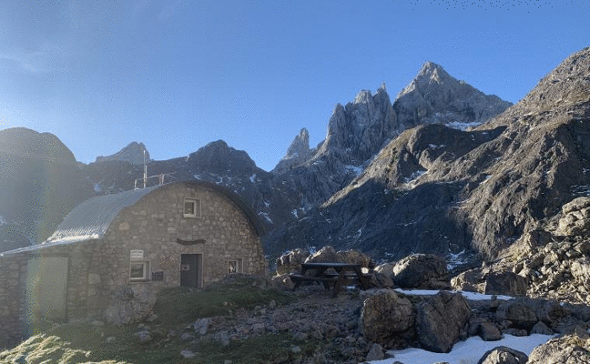 Ruta al refugio del Jou de los Cabrones, el «más aislado de España» (y de nombre más llamativo)