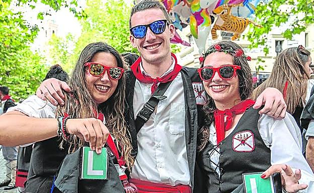 Maialen Pereda, David González y Laura Martín conducen ya la fiesta de La Blanca. 