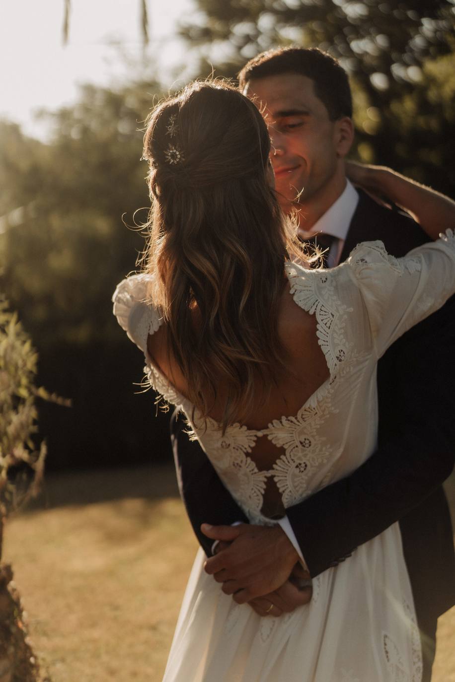 Fotos: Xandra, la novia sencilla con alpargatas y su boda en su casa de Llodio