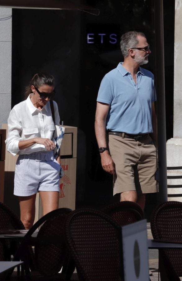 Fotos: El inesperado look de Letizia con &#039;shorts&#039; y alpargatas planas