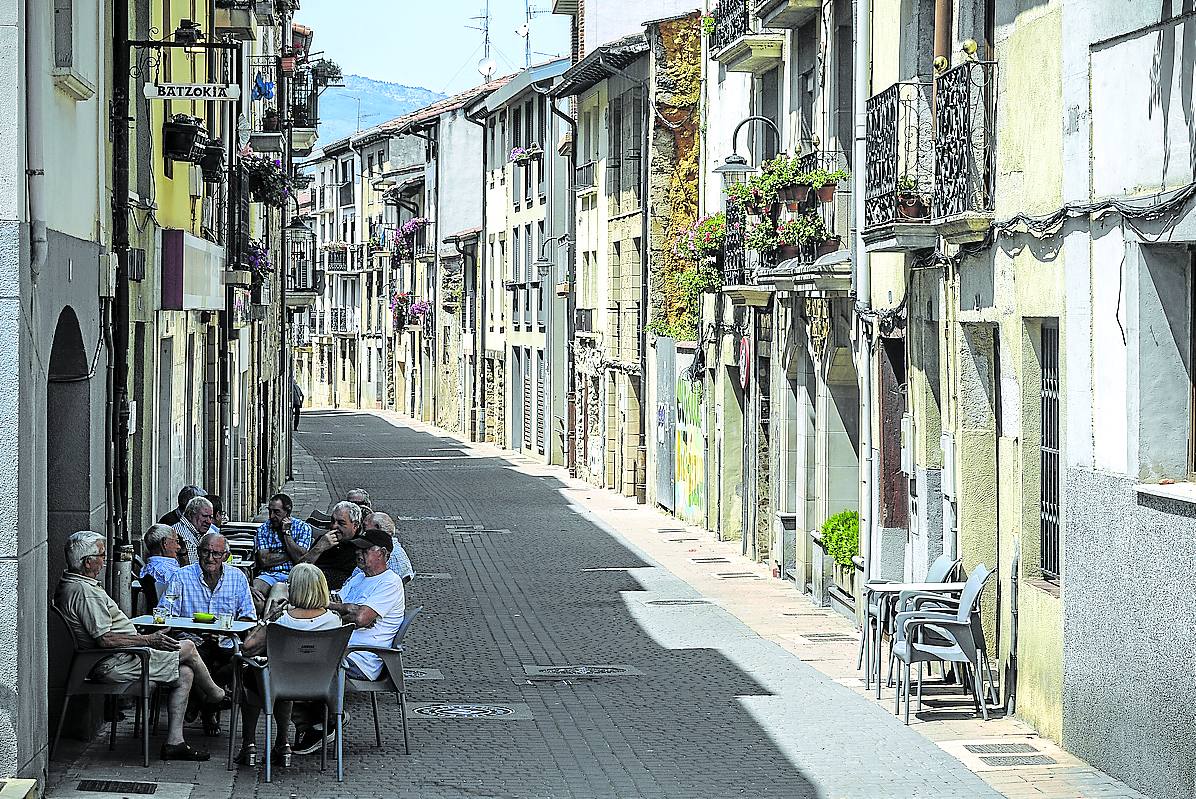 El censo de los pueblos crece por estas fechas con la llegada de los veraneantes.