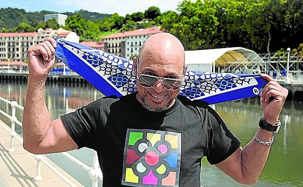  Pablo Fernández Reyes servirá mojitos en una txosna en Ripa. 