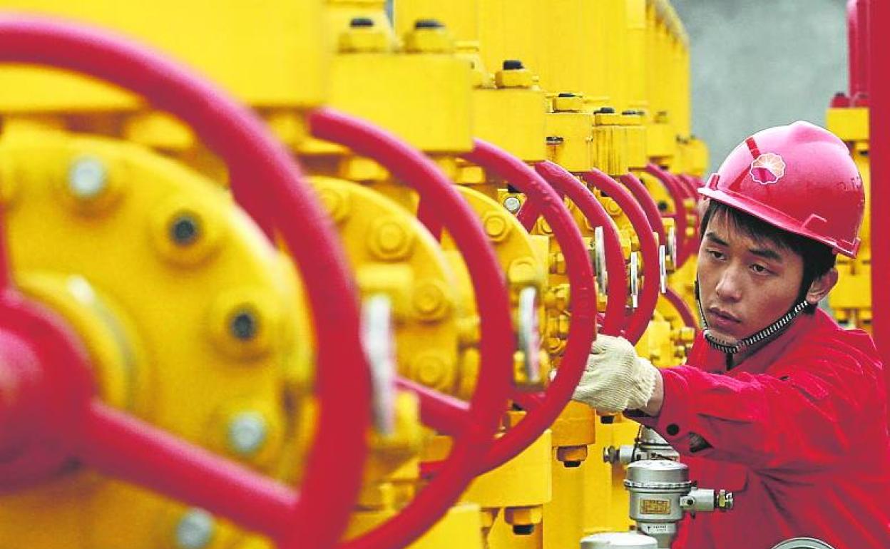 PetroChina es una de las firmas que se van de la Bolsa. 