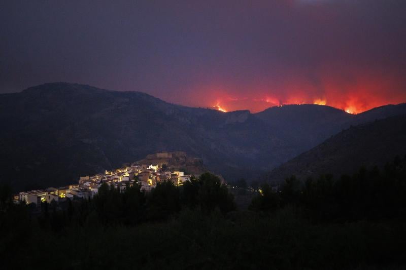 Fotos: Las impresionantes imágenes del incendio de Bejís, en Castellón