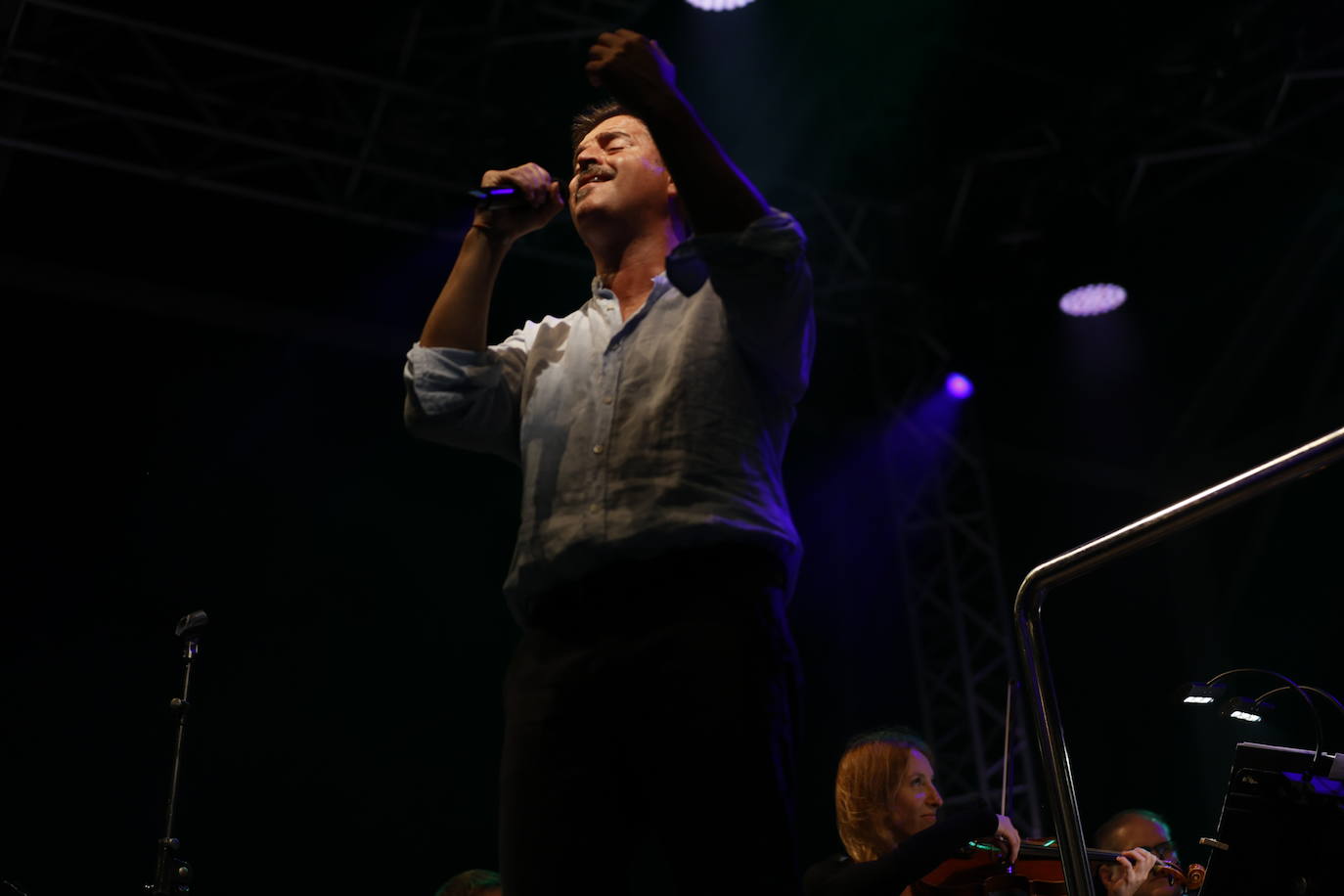 Fotos: El concierto de Mikel Urdangarin junto a la BOS ayer en Abandoibarra