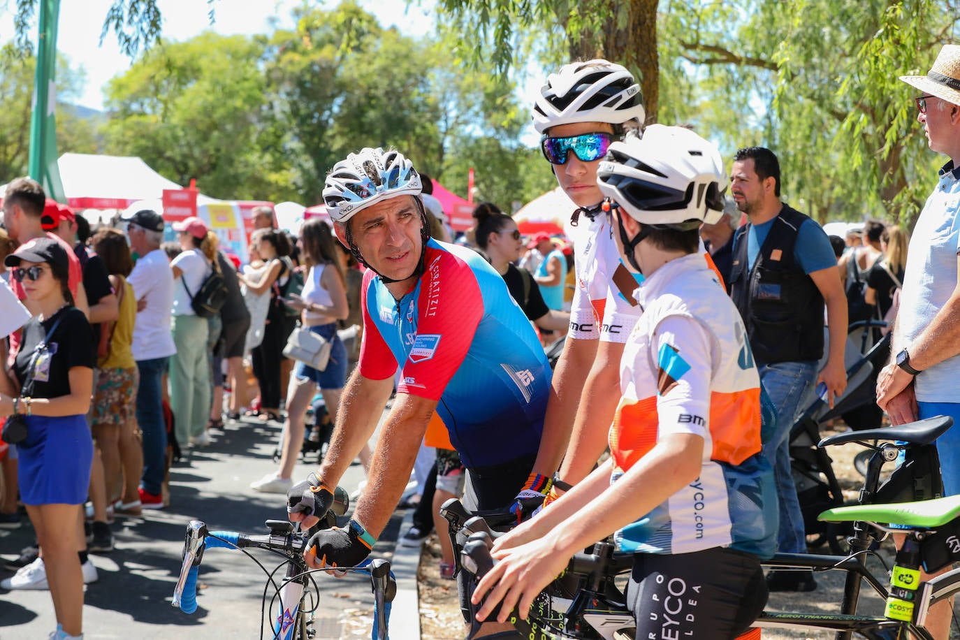 Fotos: Las mejores fotos de la cuarta etapa de La Vuelta en Álava
