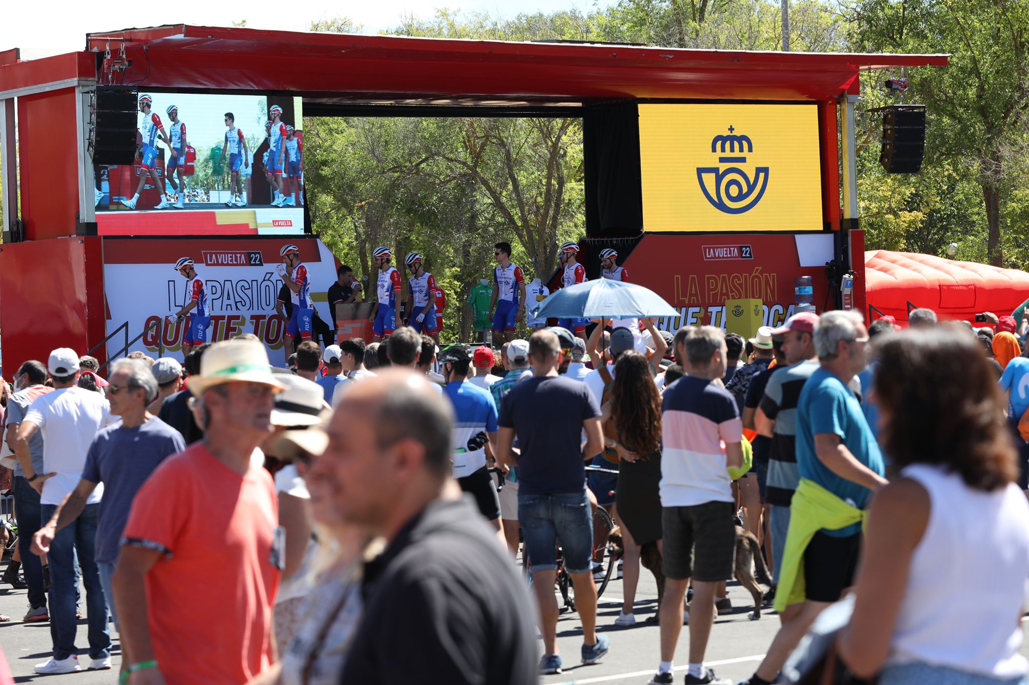 Fotos: Las mejores fotos de la cuarta etapa de La Vuelta en Álava