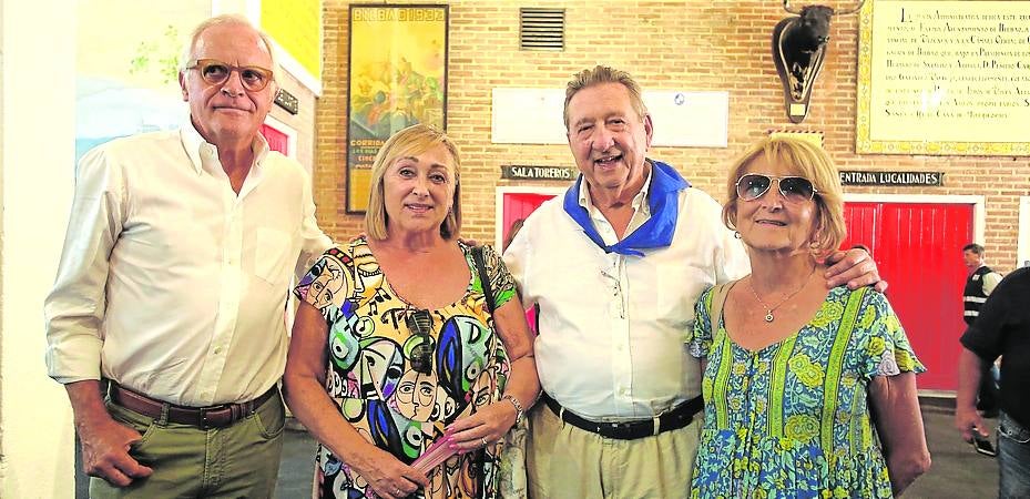 Iñaki Eguiluz, Teresa Pérez, Pancho Vidal y Melchora Pardo. 