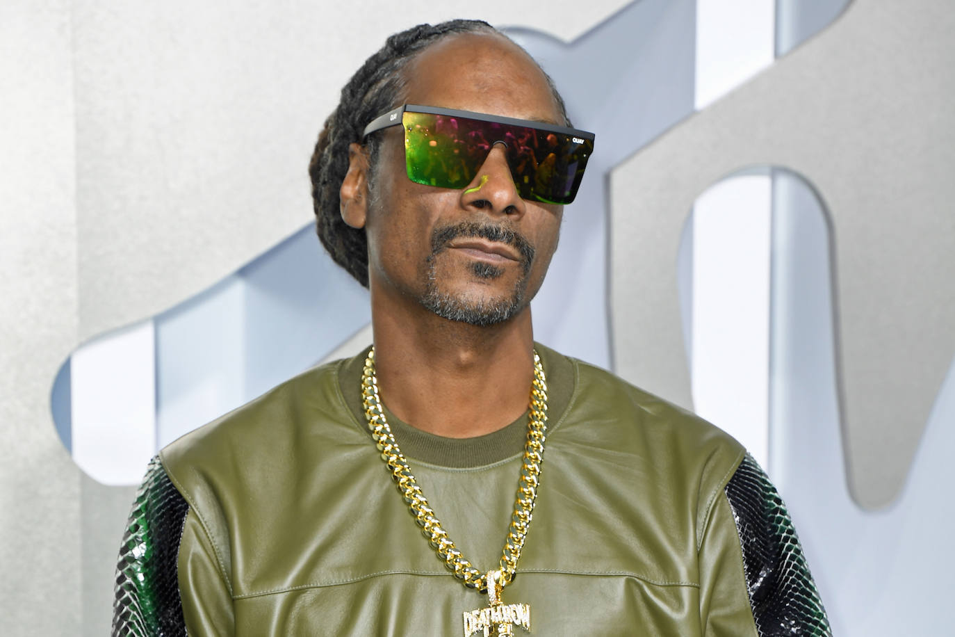El rapero estadounidense Snoop Dogg asiste a los MTV Video Music Awards de 2022.