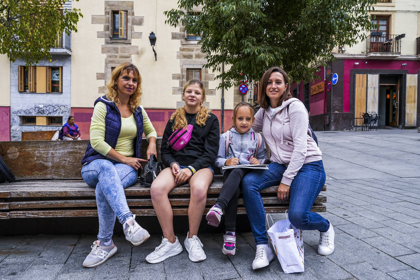 Fotos: Refugiados ucranianos hacen un vista turística por la &#039;almendra&#039;