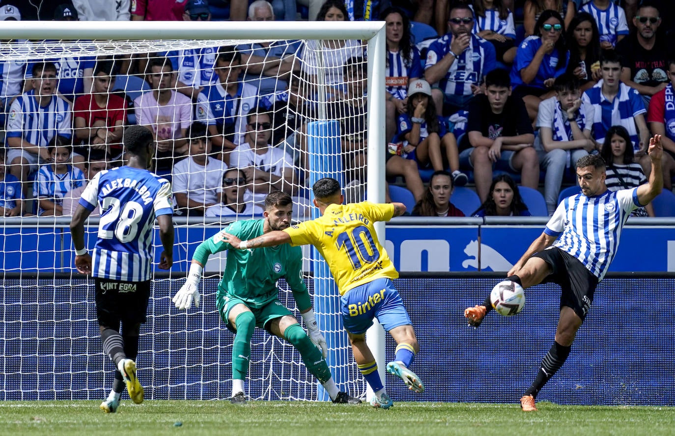 Fotos: Gran ambiente en el Alavés-Las Palmas