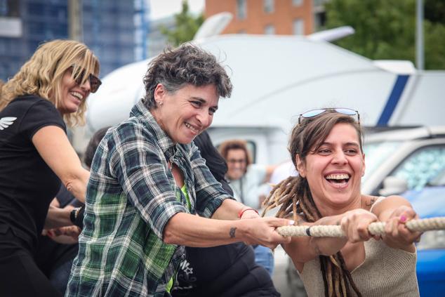 Fotos: Concentración de concuctoras de camión en Barakaldo