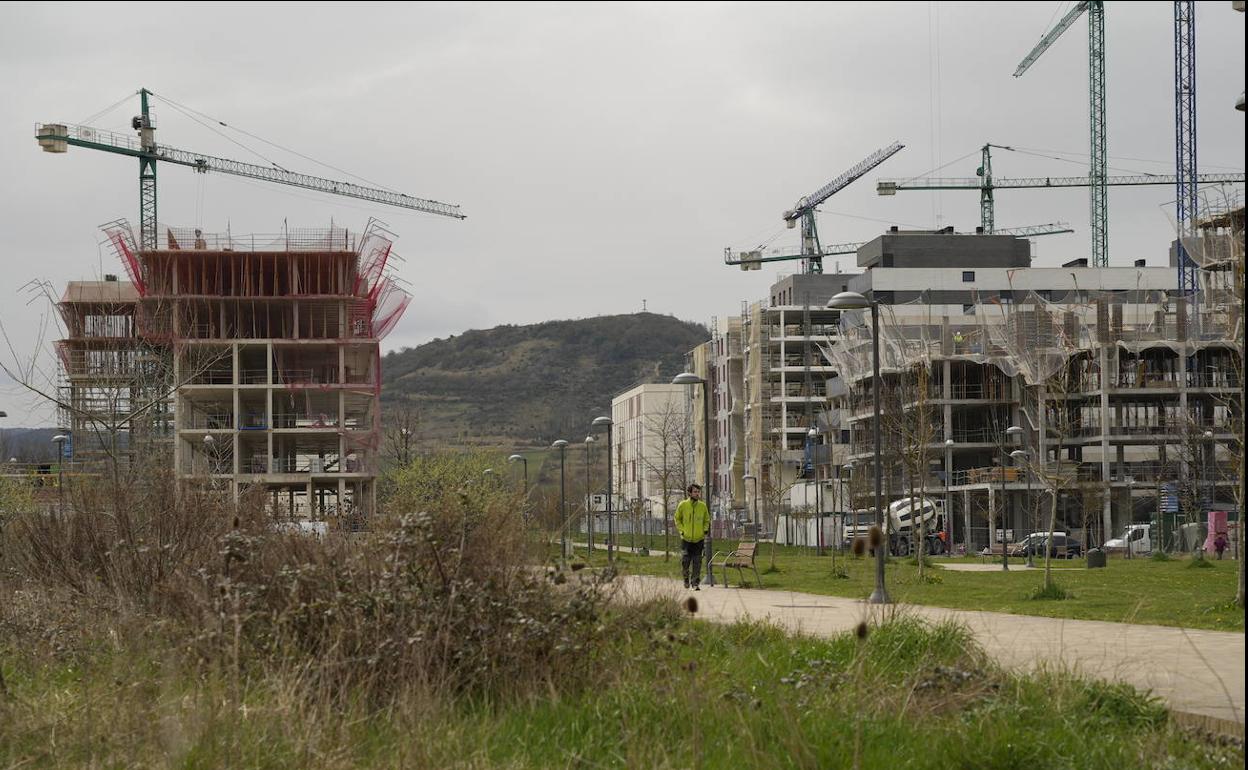 Muy pocas construcciones nuevas incluyen lonjas para uso hotelero o comercial.