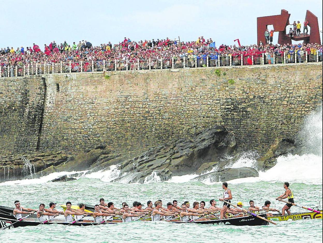 En 2005, la bandera se decidió por un cambio meteorológico brusco y la descalificación de Pedreña. 