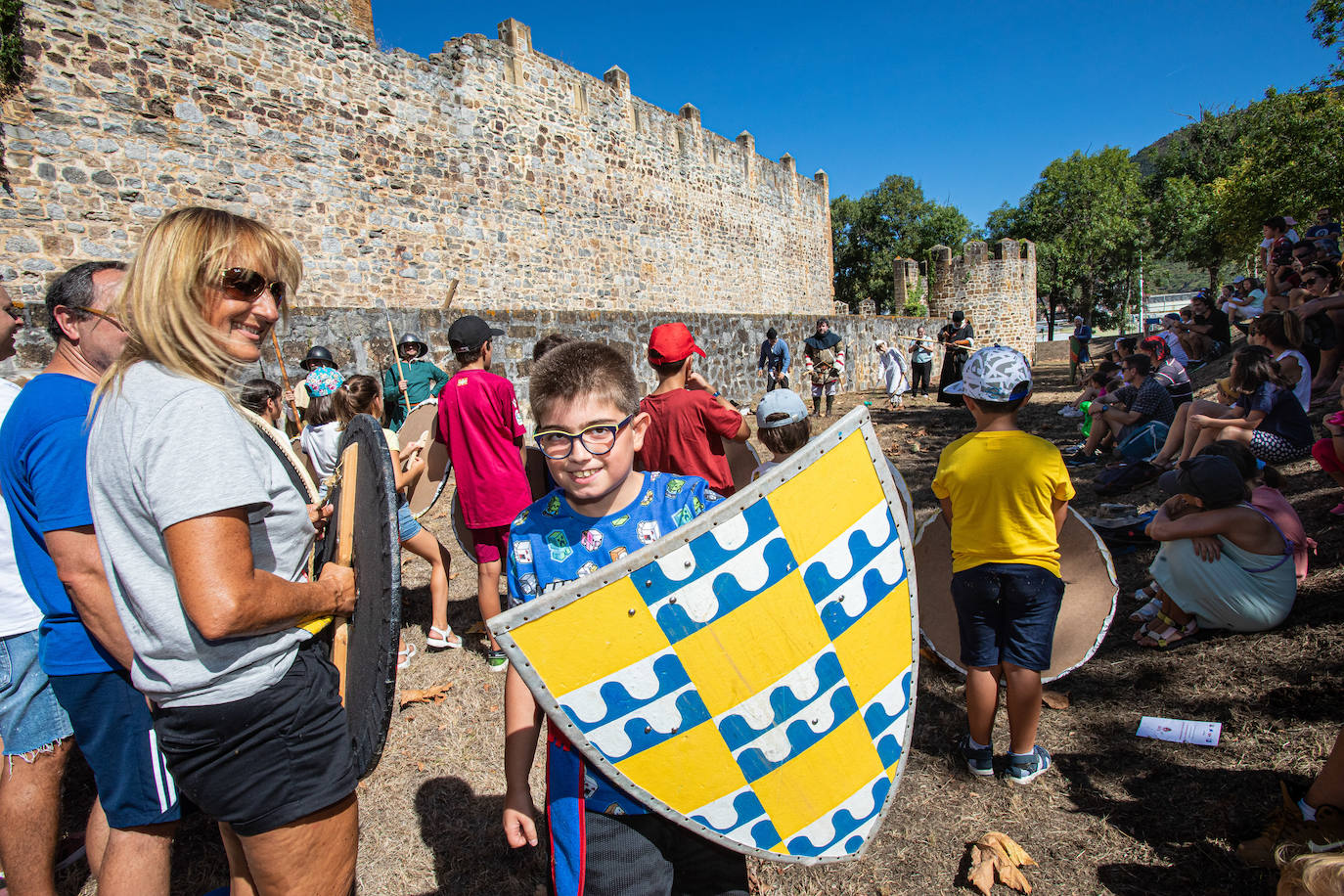 Fotos: Recreación de una batalla medieval en el castillo de Muñatones