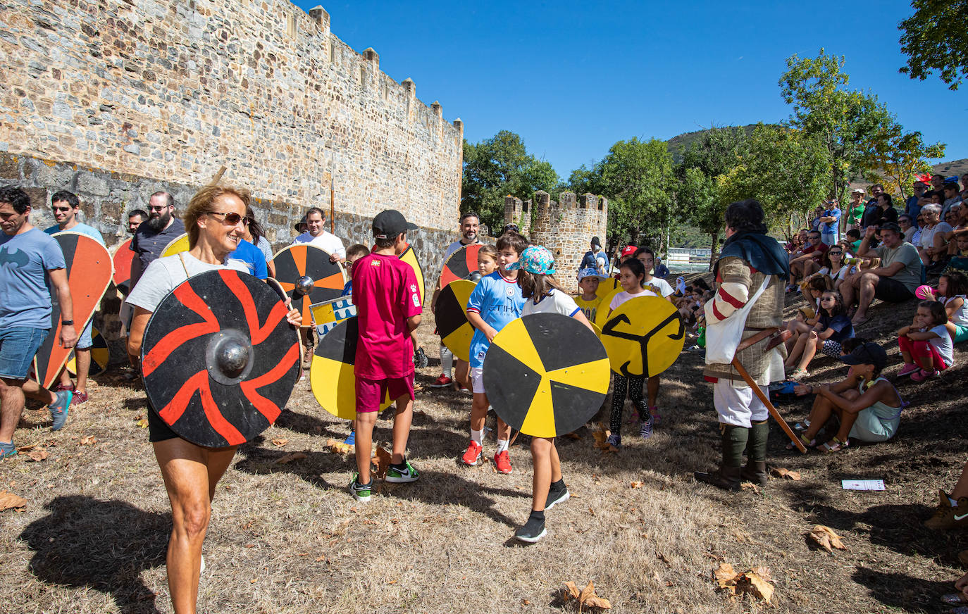 Fotos: Recreación de una batalla medieval en el castillo de Muñatones