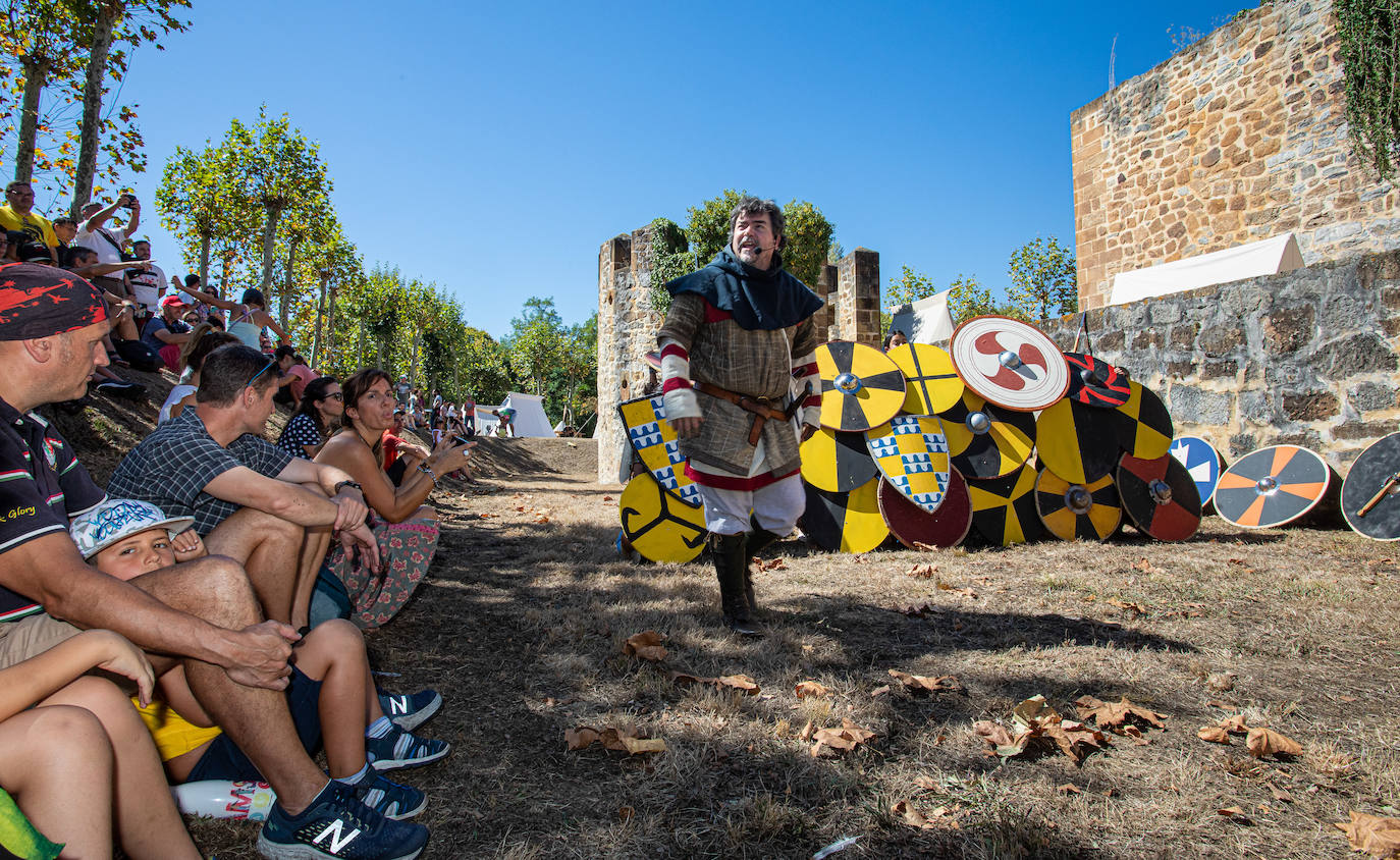Fotos: Recreación de una batalla medieval en el castillo de Muñatones
