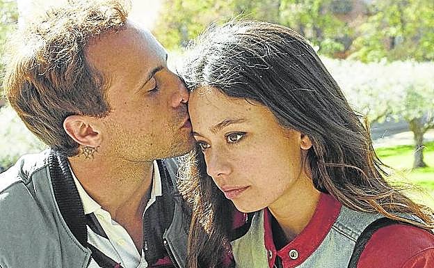Oriol Pla y Anna Castillo en 'Girasoles silvestres' de Jaime Rosales.