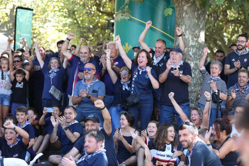 Fotos: Bermeo celebra la victoria de Urdaibai en plenas fiestas de la localidad