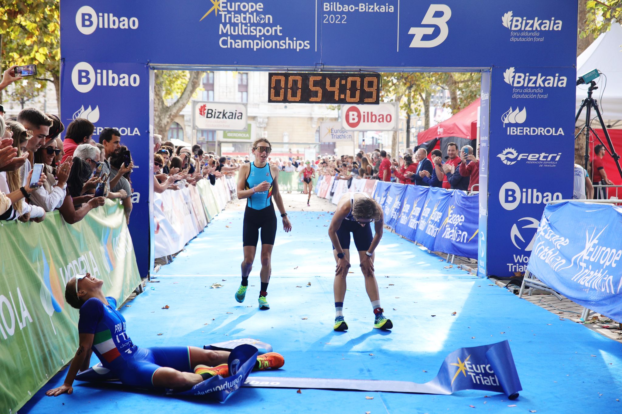 Fotos: Las mejores imágenes del Triatlón Multideporte de Bilbao