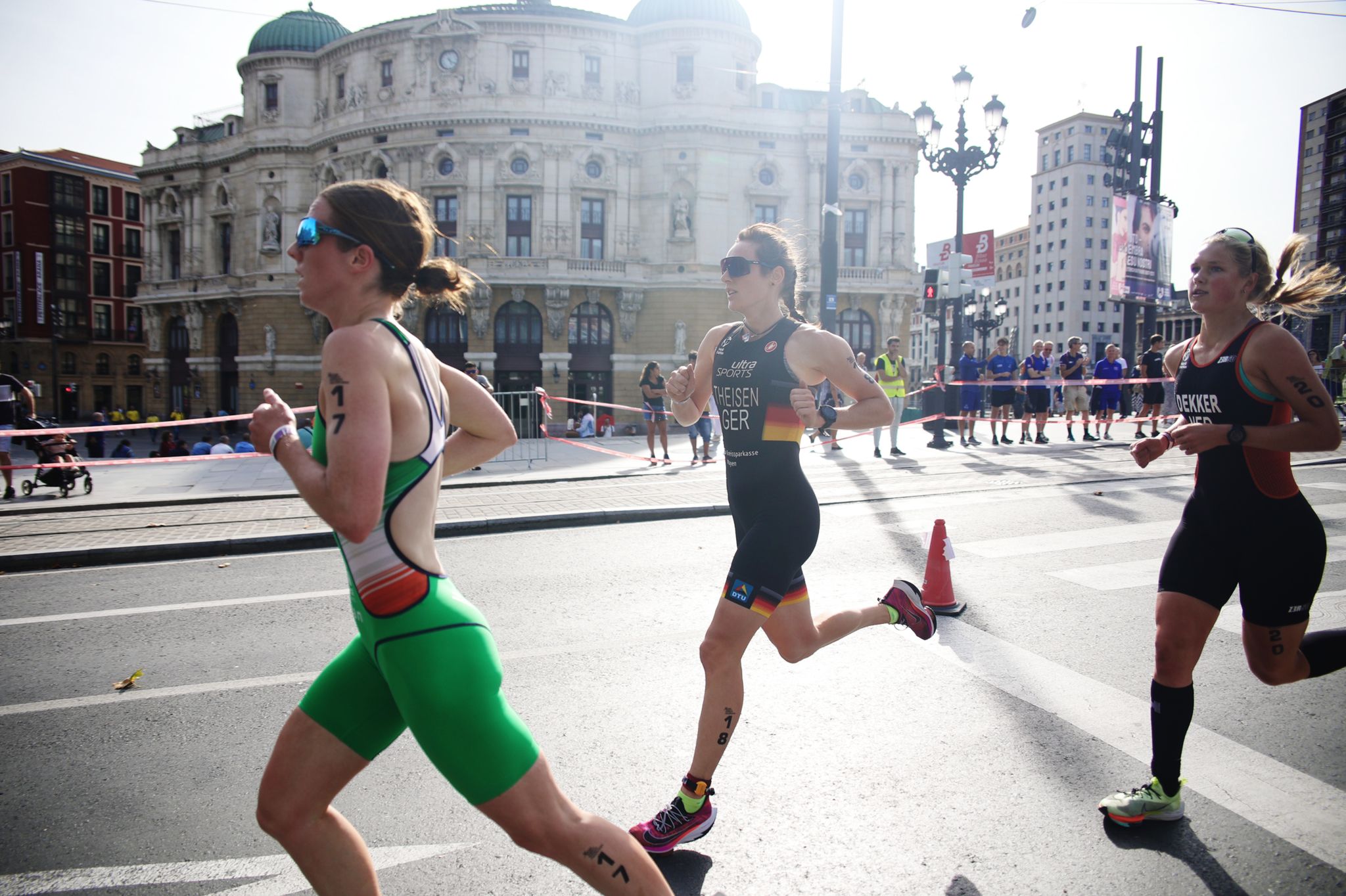 Fotos: Las mejores imágenes del Triatlón Multideporte de Bilbao