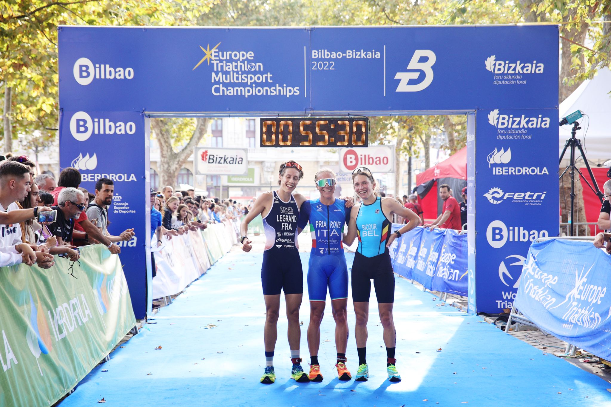 Fotos: Las mejores imágenes del Triatlón Multideporte de Bilbao