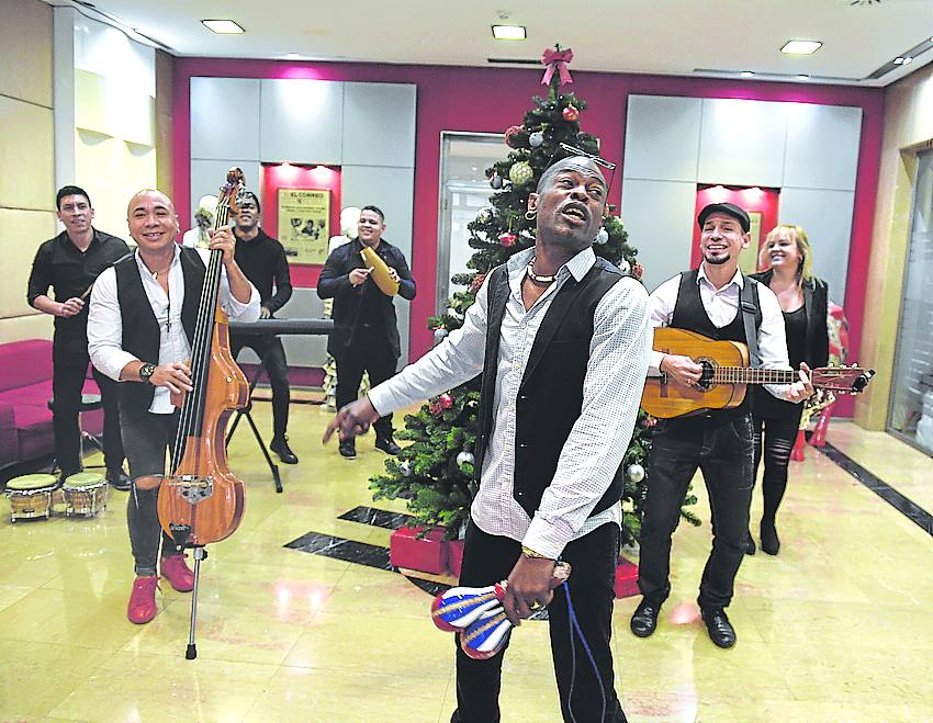 Música para animar Las Mercedes en Las Arenas.