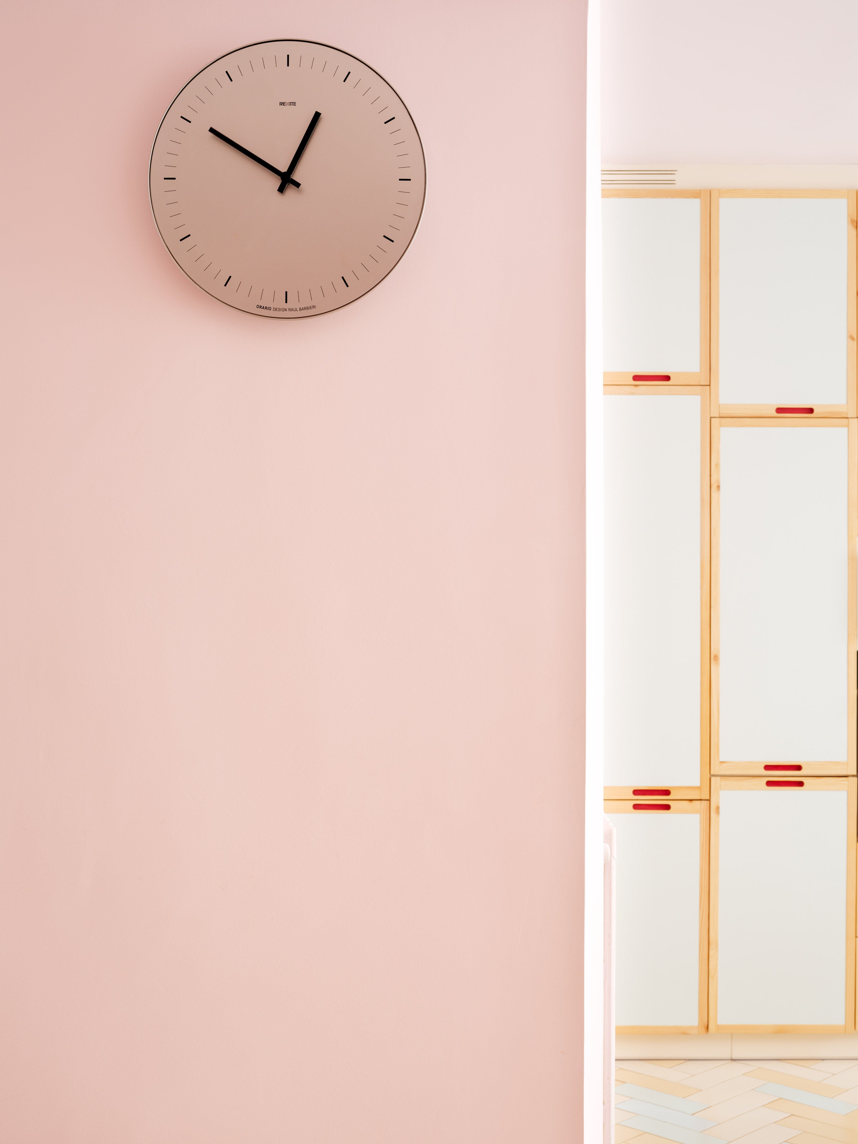 Fotos: Una coqueta casa rosa en el centro de Bilbao reformada con un presupuesto mínimo