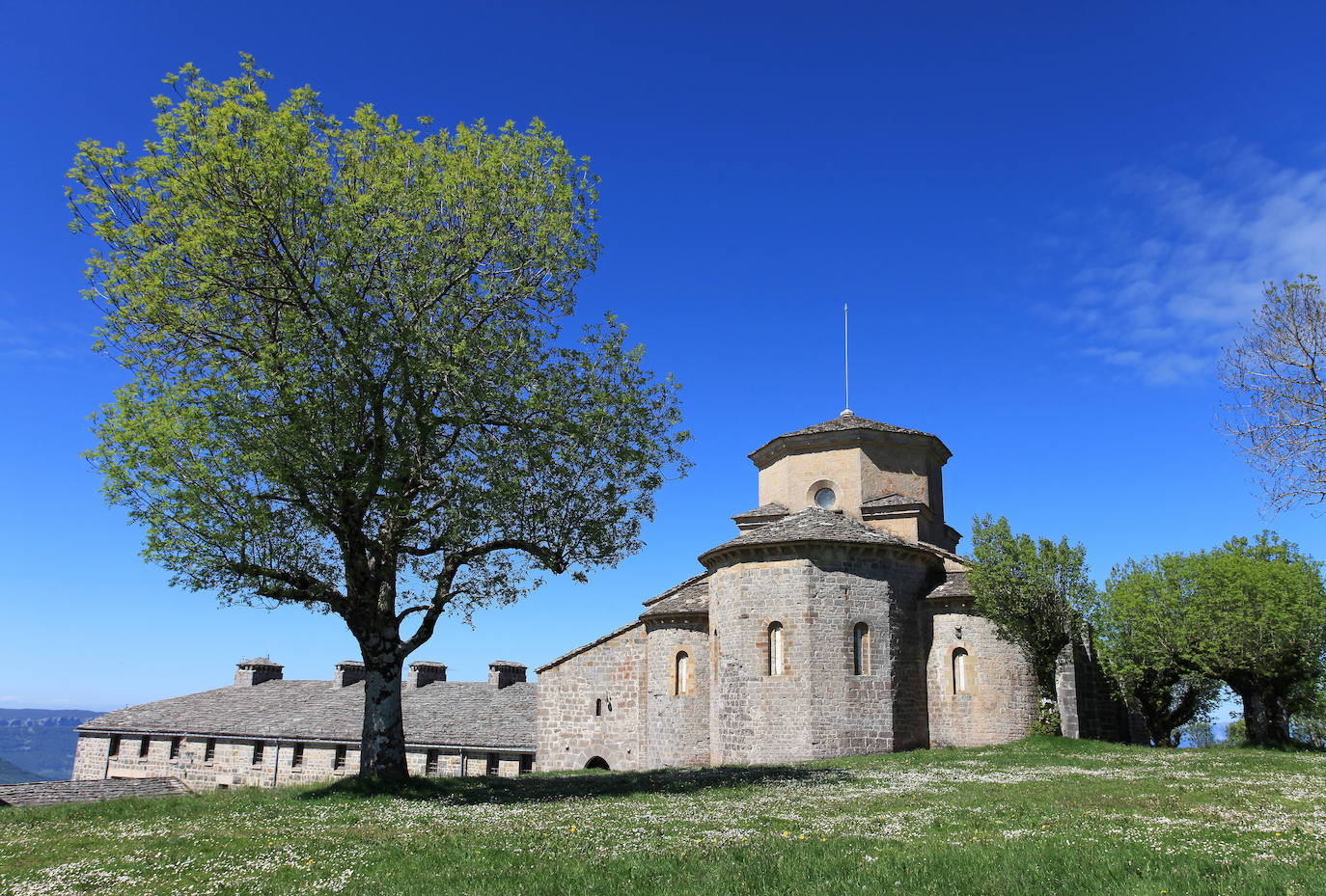 Santuario de San Miguel de Aralar, Huarte-Araquil, Navarra.