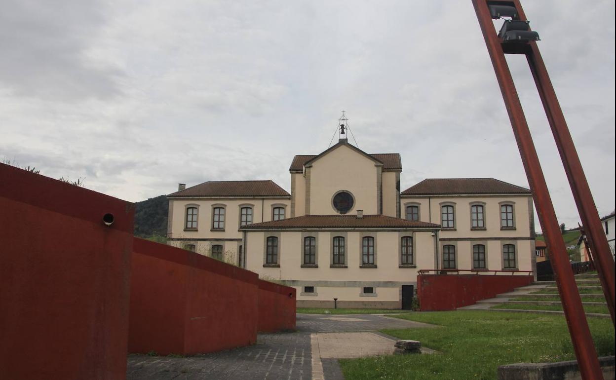 La presentación del desfile se hará en el anfiteatro trasero del Museo Etnográfico el 1 de octubre. 