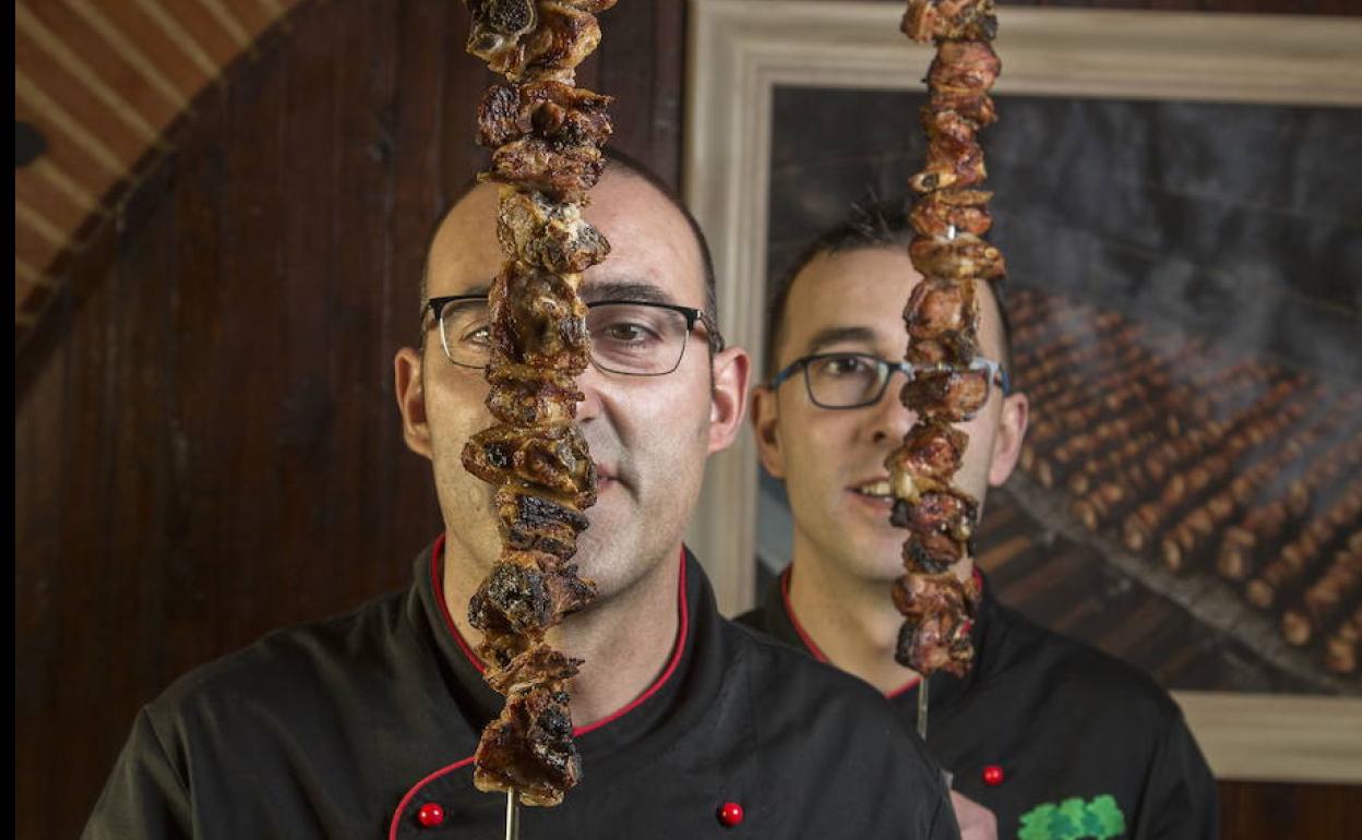 El templo del lechazo ensartado en la tierra de vino de Ribera