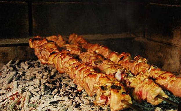 El cordero ensartado.