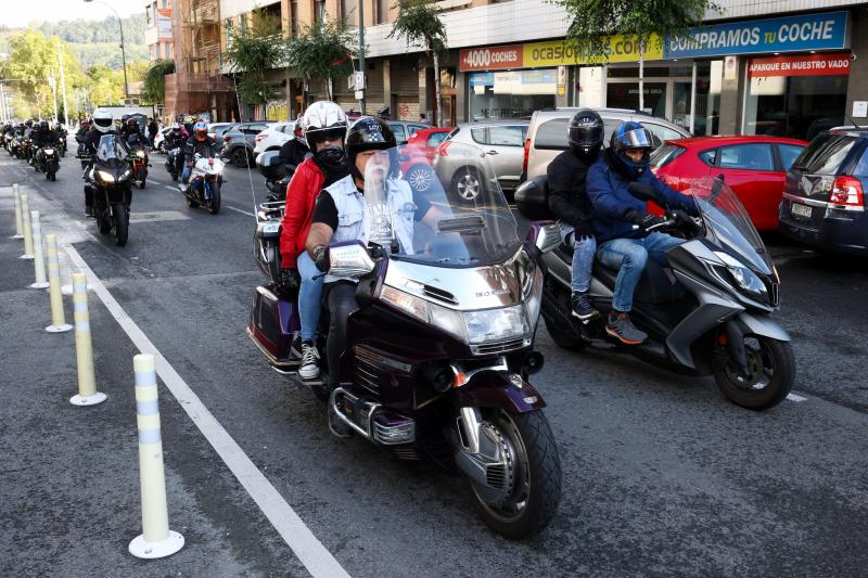 Fotos: Más de 300 motoristas toman Bilbao para pedir carreteras más seguras