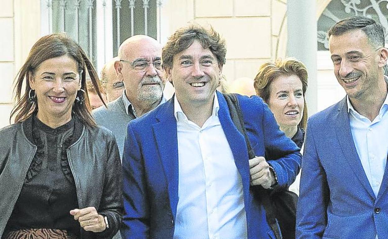 Andueza llega al Pleno de Política General. 