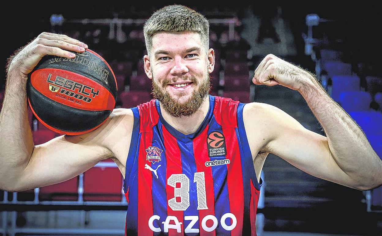 Giedraitis afronta con ambición su tercera temporada en el Baskonia, la última de su contrato.