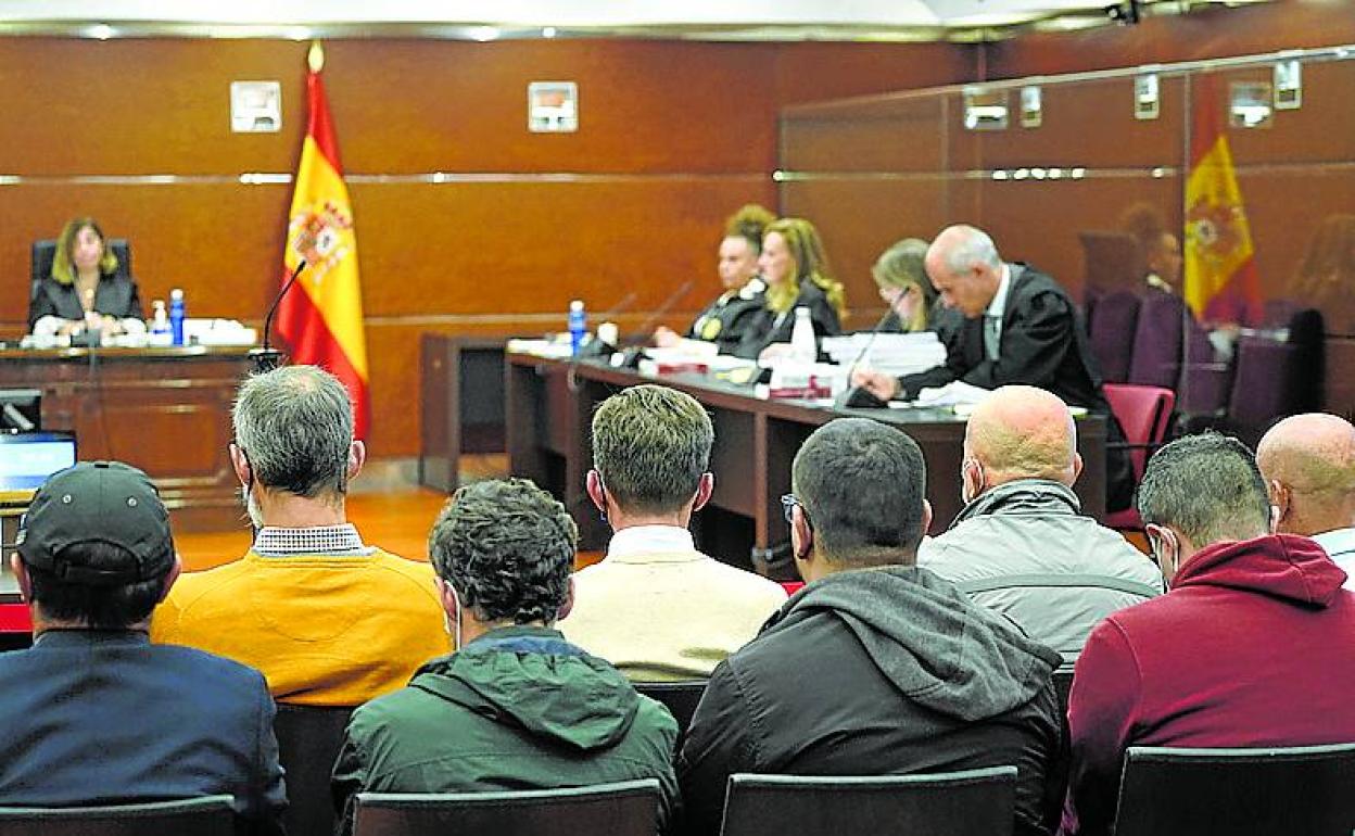 Los procesados por el 'caso Sansoheta'. 