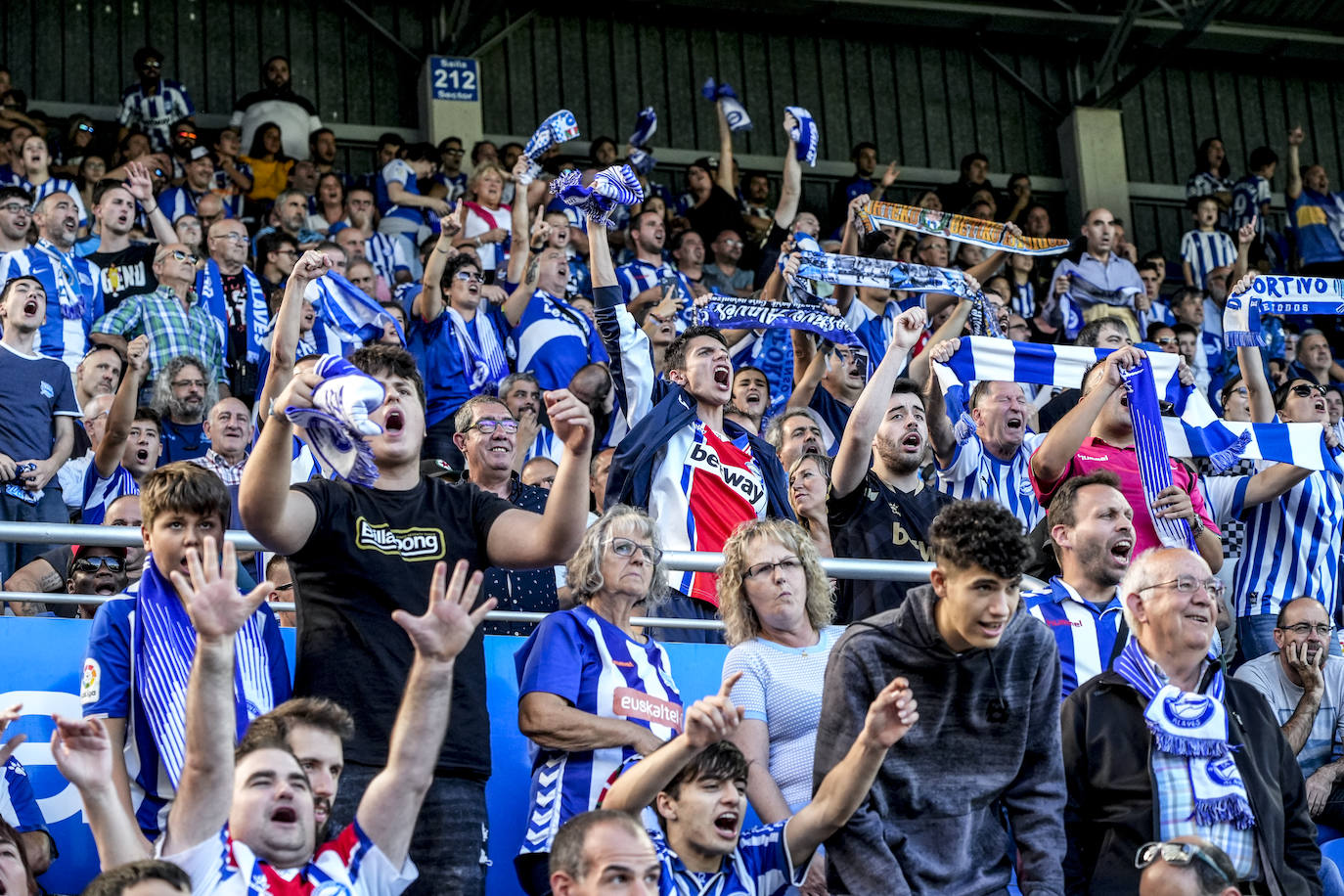 Fotos: Las mejores imágenes del Alavés - Ponferradina