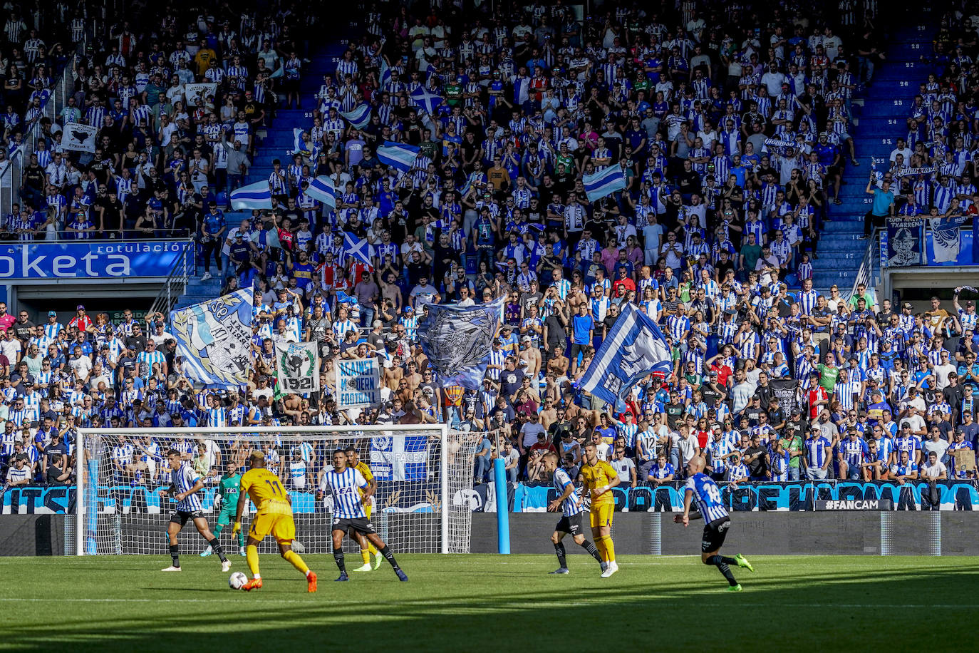 Fotos: Las mejores imágenes del Alavés - Ponferradina