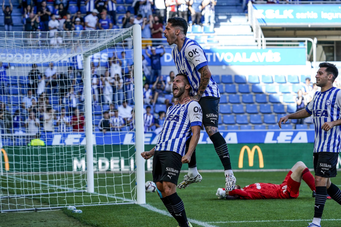 Fotos: Las mejores imágenes del Alavés - Ponferradina