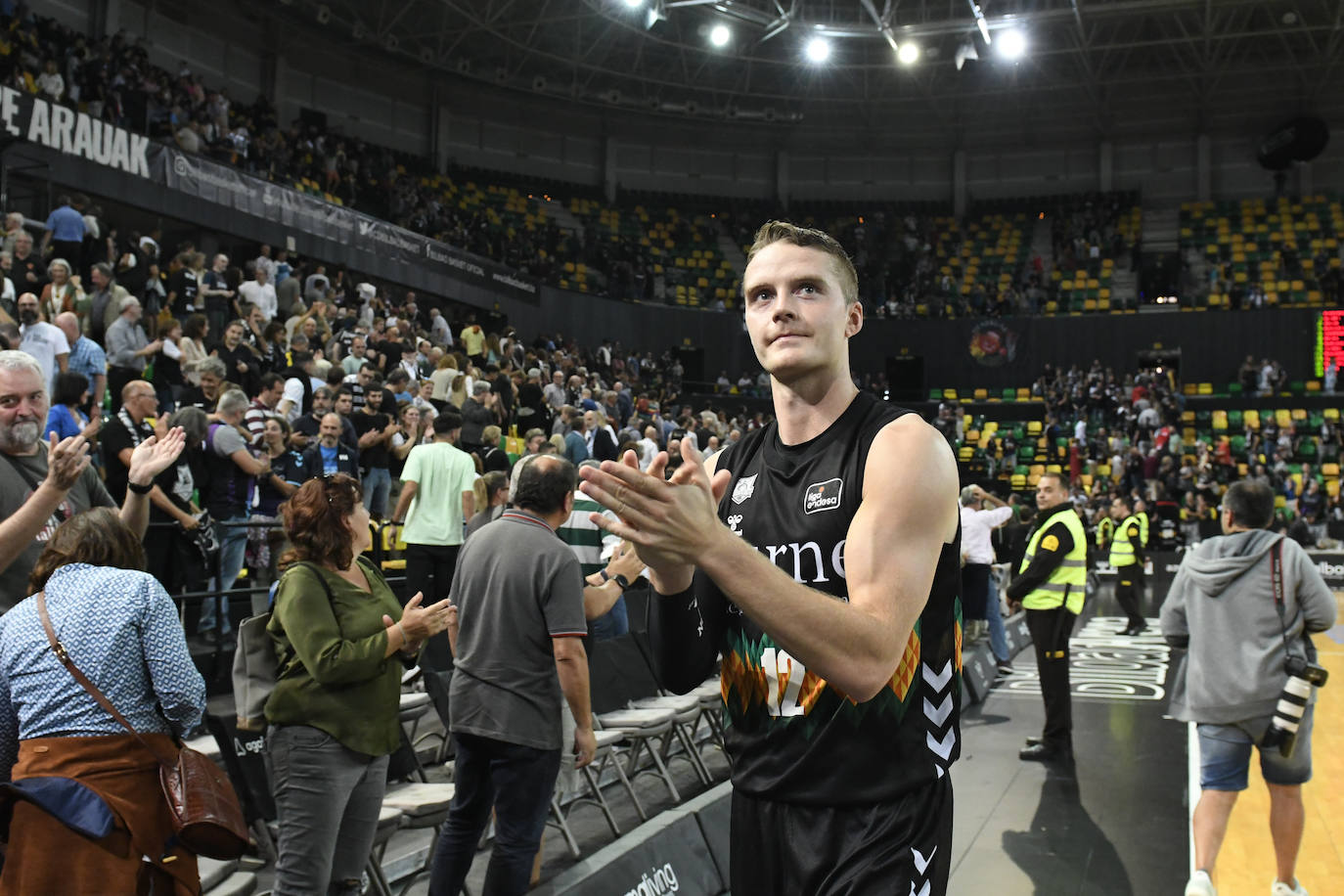 Fotos: Arrollador Bilbao Basket: el Surne gana al Betis (85-70) en Miribilla