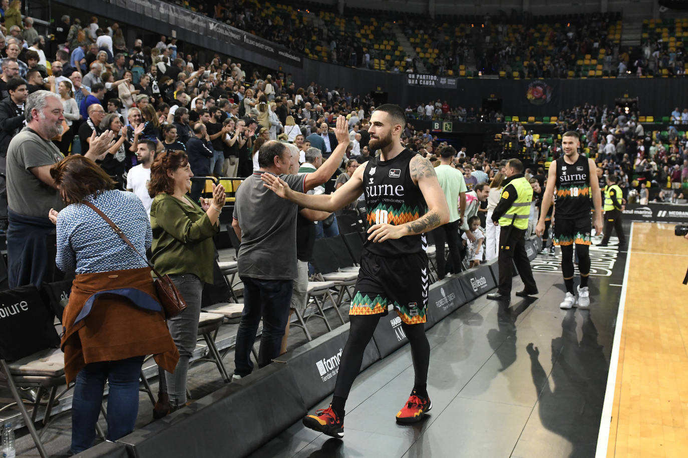 Fotos: Arrollador Bilbao Basket: el Surne gana al Betis (85-70) en Miribilla