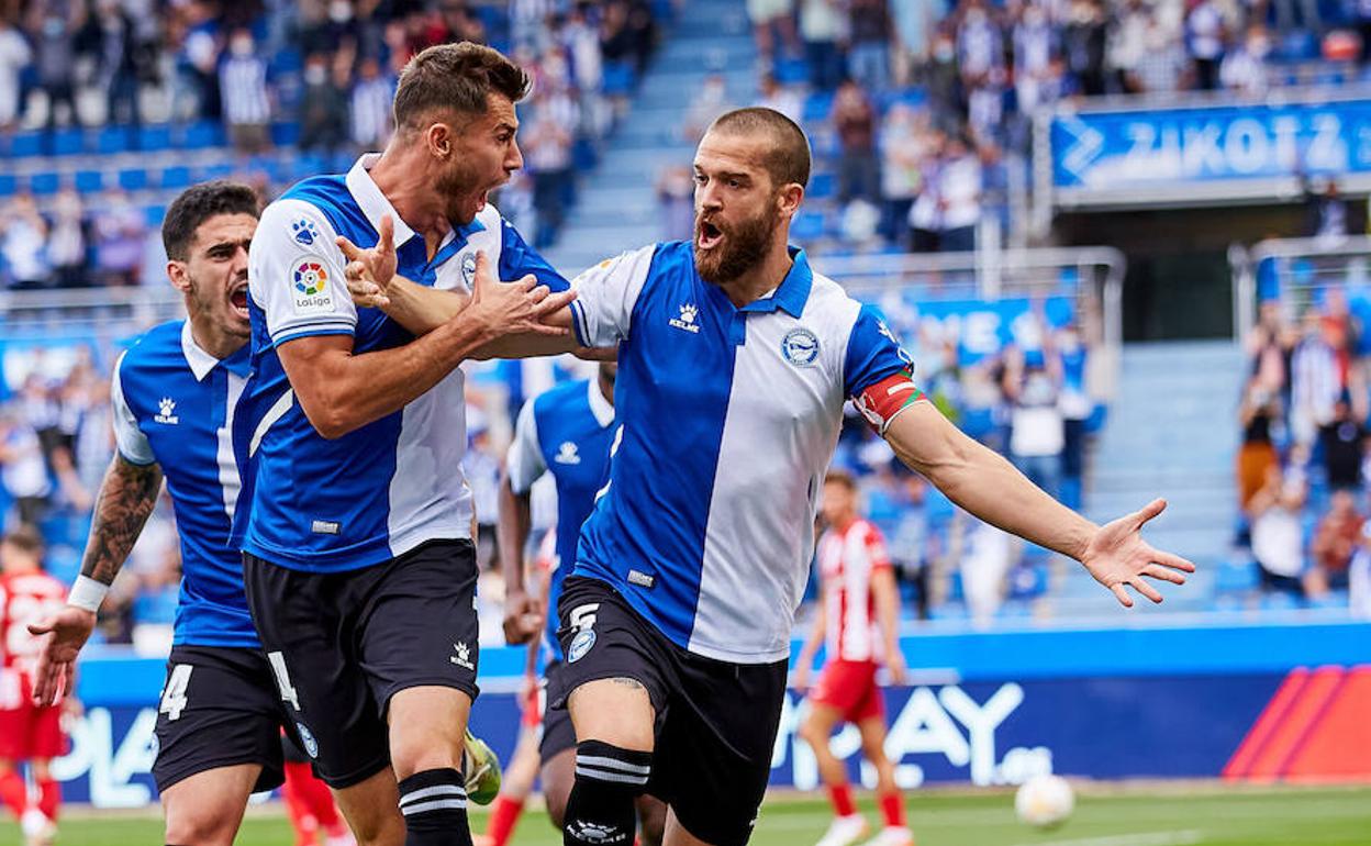 Laguardia, tras uno de sus goles la temporada pasada. 