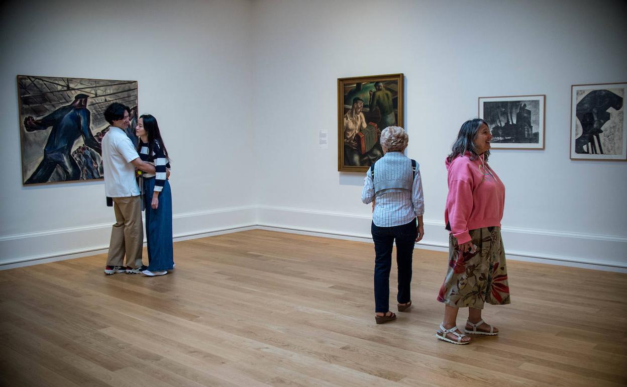 Sala en la que se exponen los cuadros de Arteta e Ibarrola.