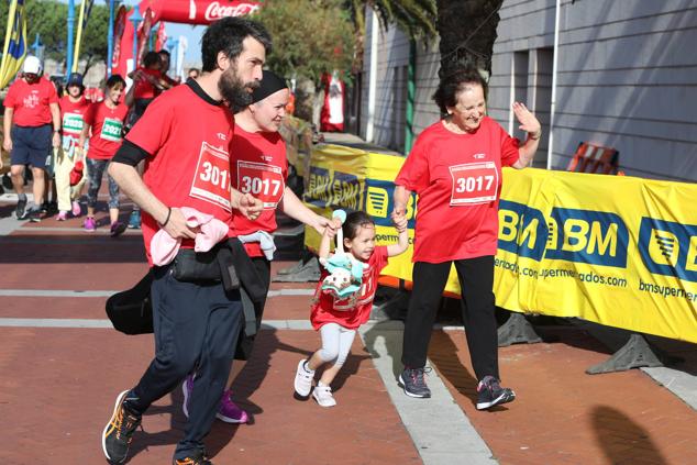 Fotos: Familias unidas y a la carrera en Getxo