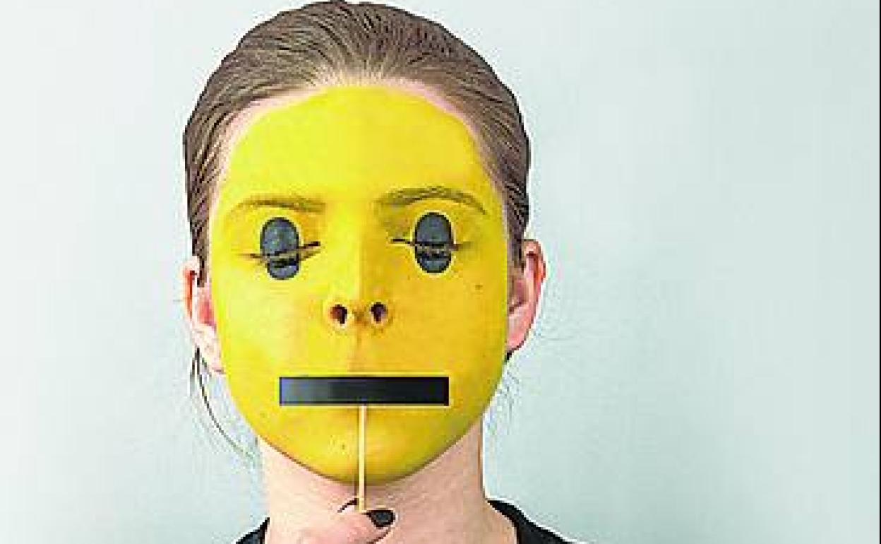 El teatro va más allá de un color proscrito