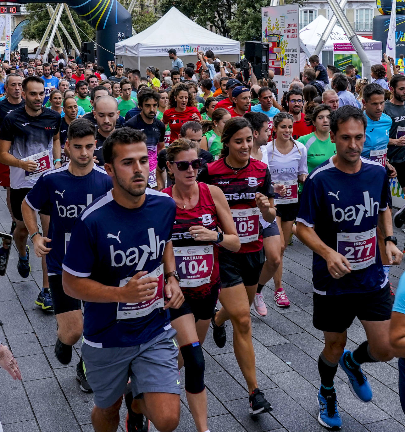 Fotos: La Carrera de Empresas llena de atletismo la &#039;almendra&#039;