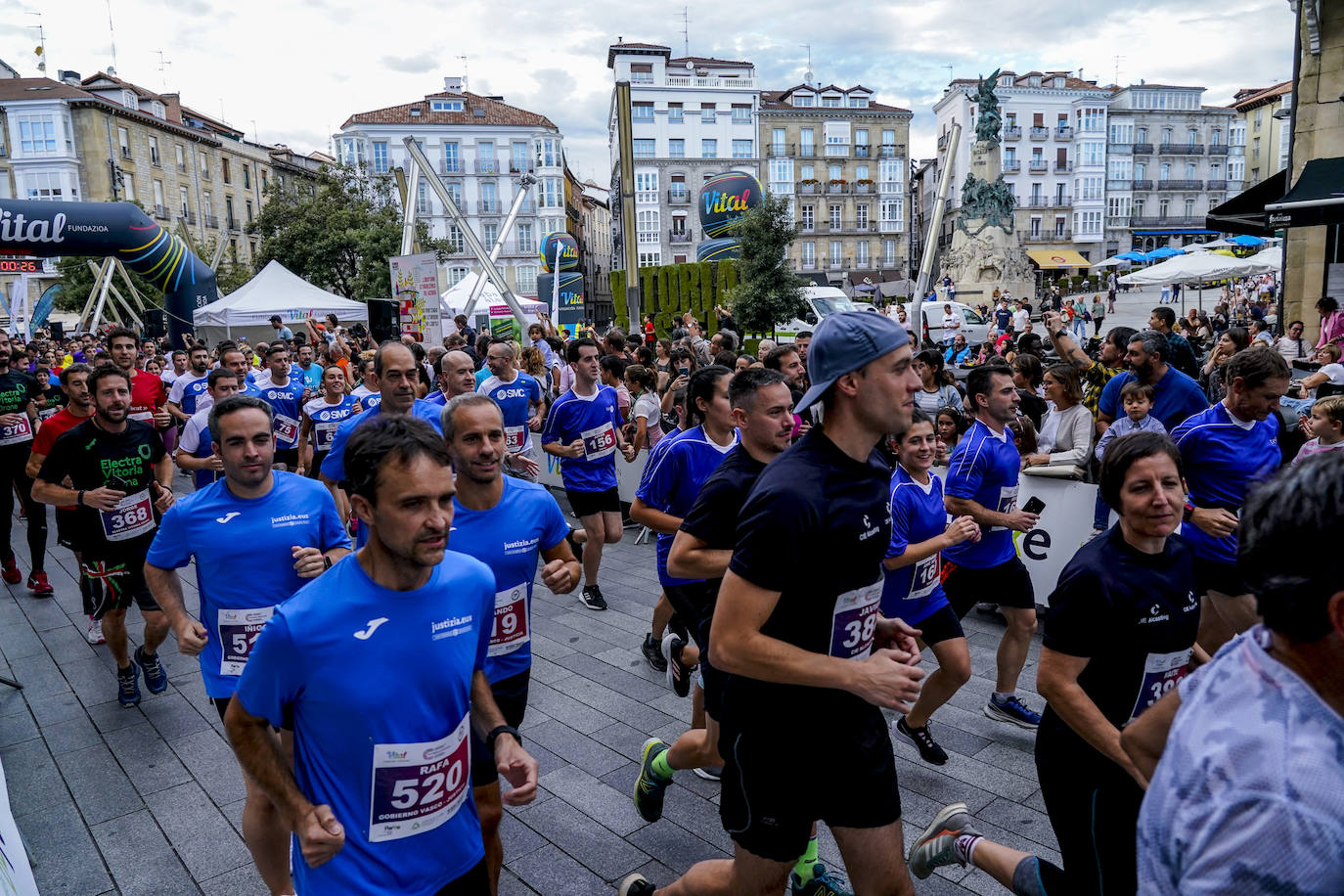 Fotos: La Carrera de Empresas llena de atletismo la &#039;almendra&#039;