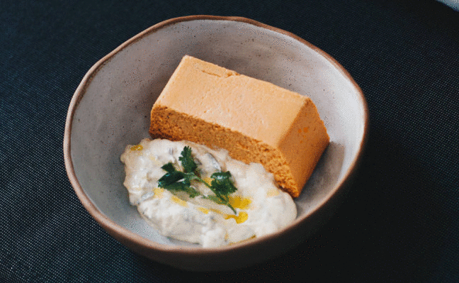 Pizzas, pastel de mejillones y picoteo de altura en Primera Vaca (Cantabria)